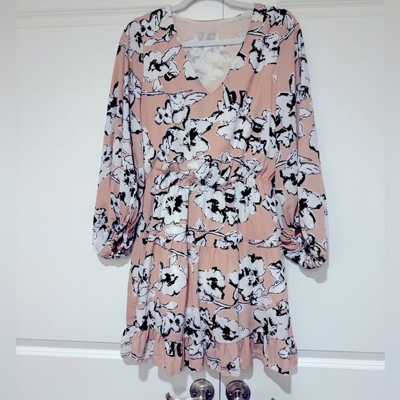 Floral chiffon all season dress size M NWOT soft thin liner - Picture 5 of 6